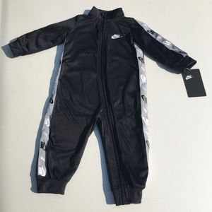 NIKE One Piece Tracksuit / Jumpsuit Size 12 Months Black